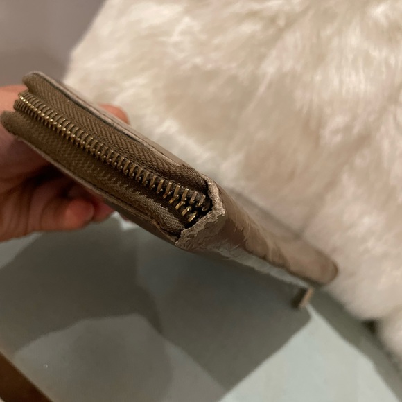 LV Vernis Long Zippy Wallet - Picture 7 of 12